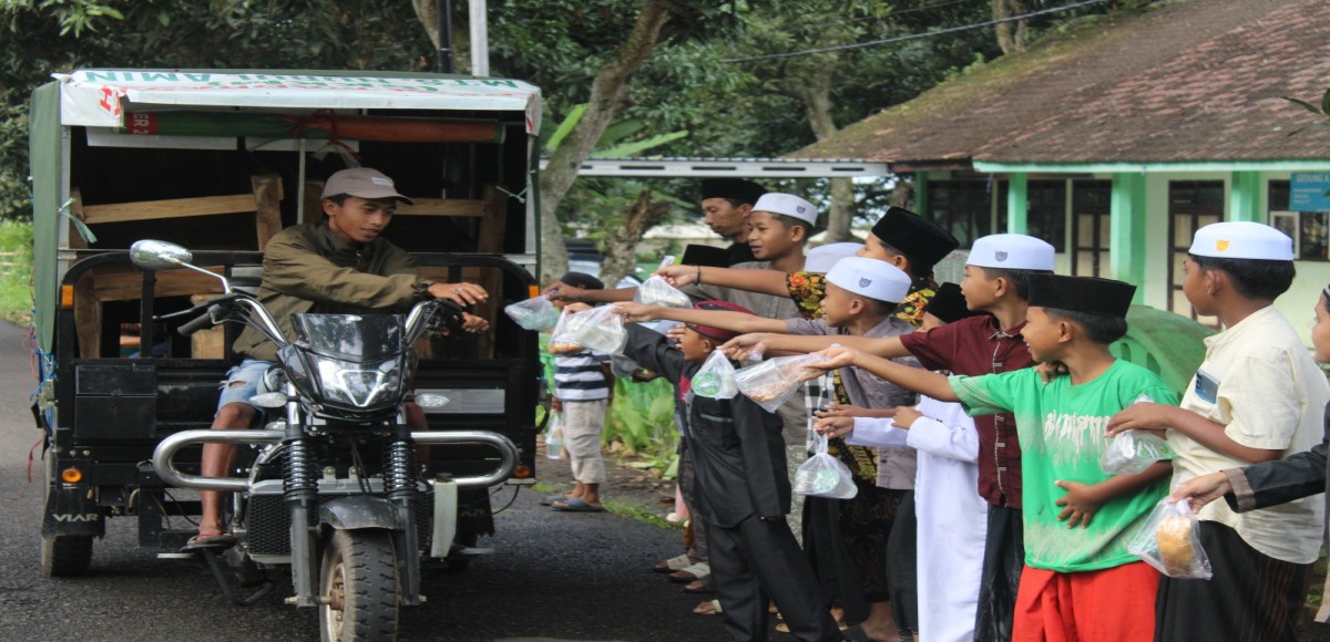 Kegiatan bagi takjil