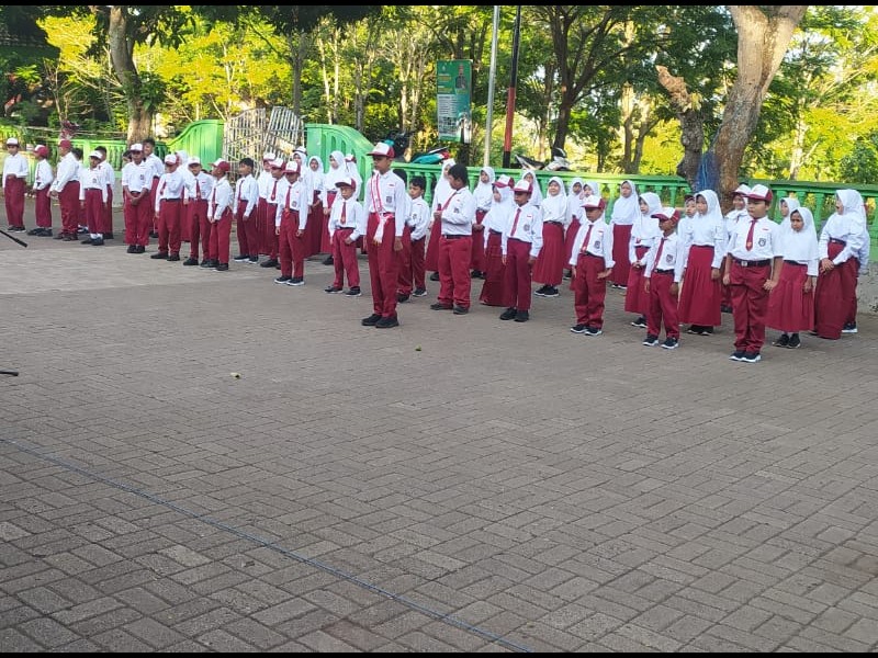 Upacara hari pertama sekolah dan Penyambutan Siswa Baru
